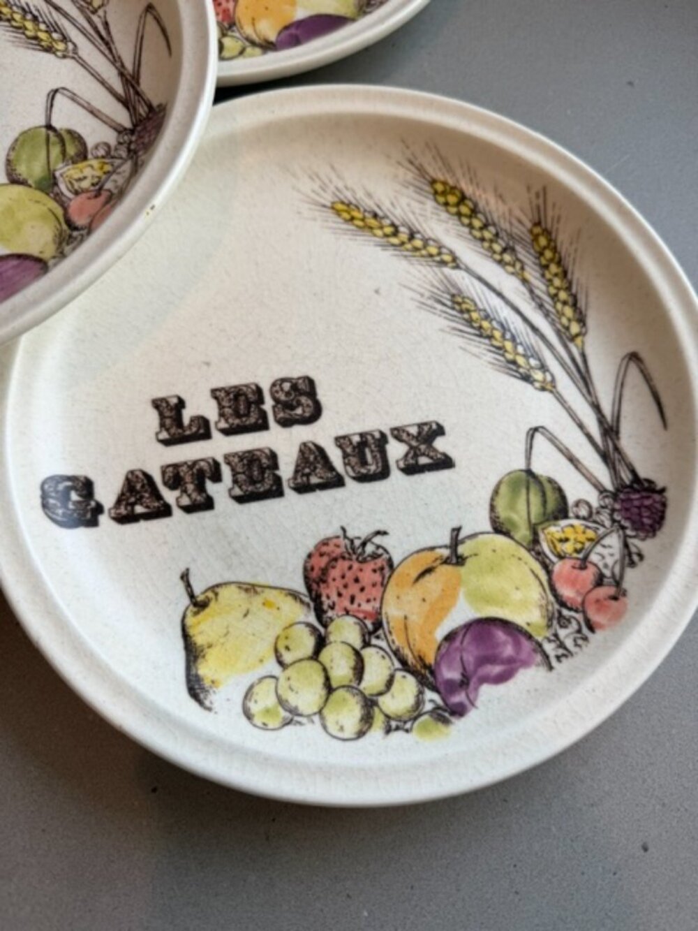 Vintage Gien France Les Gâteaux Holiday Dessert Plates, Set of 5 - Picture 4 of 5